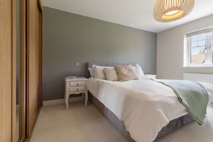 Principal bedroom- click for photo gallery